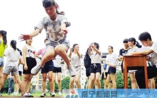 月经可以踢足球吗女生，月经可以踢足球吗女生